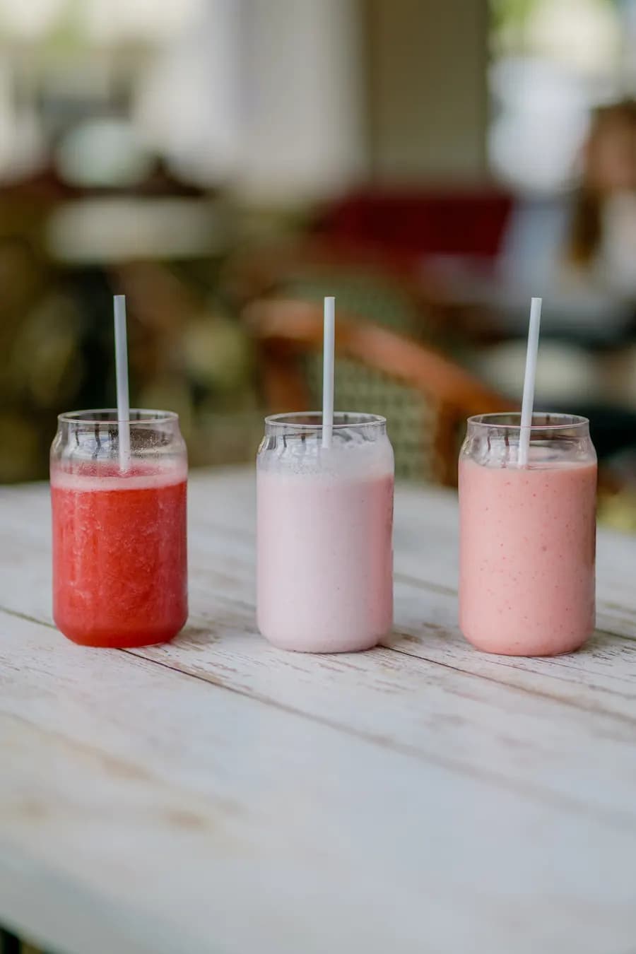 Bebidas artesanales en tonos pastel